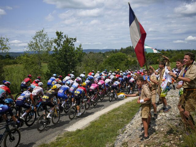 Tour, skauti