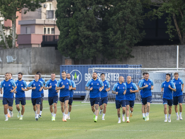 Bosna futbal LM 2. predkolo Slovan tréning