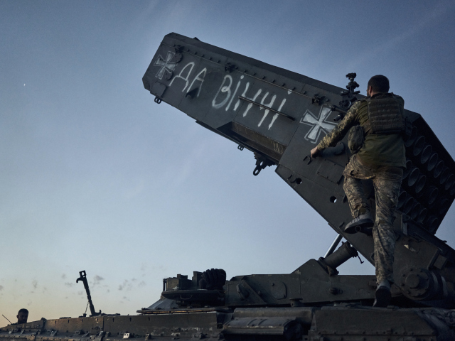 Raketomet / TOS-1A Solncepjok /