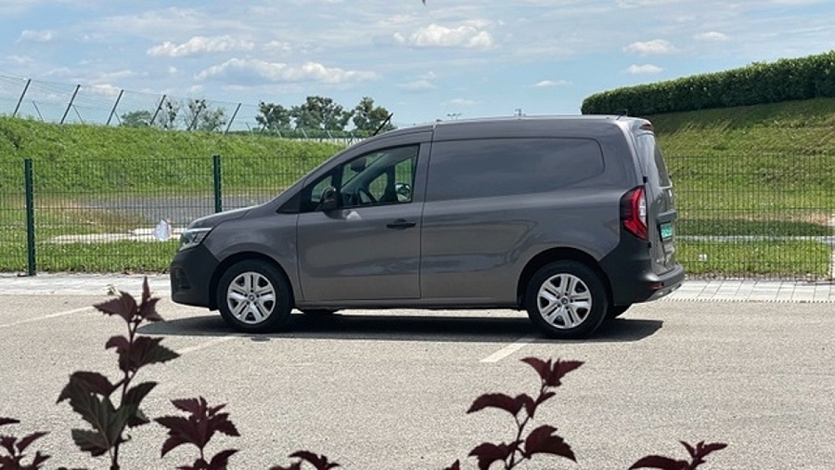 Renault Kangoo E-Tech (2023)
