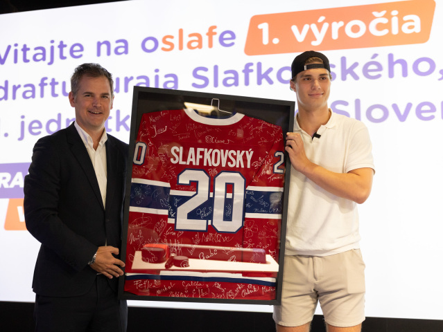 15. Slafkovský
