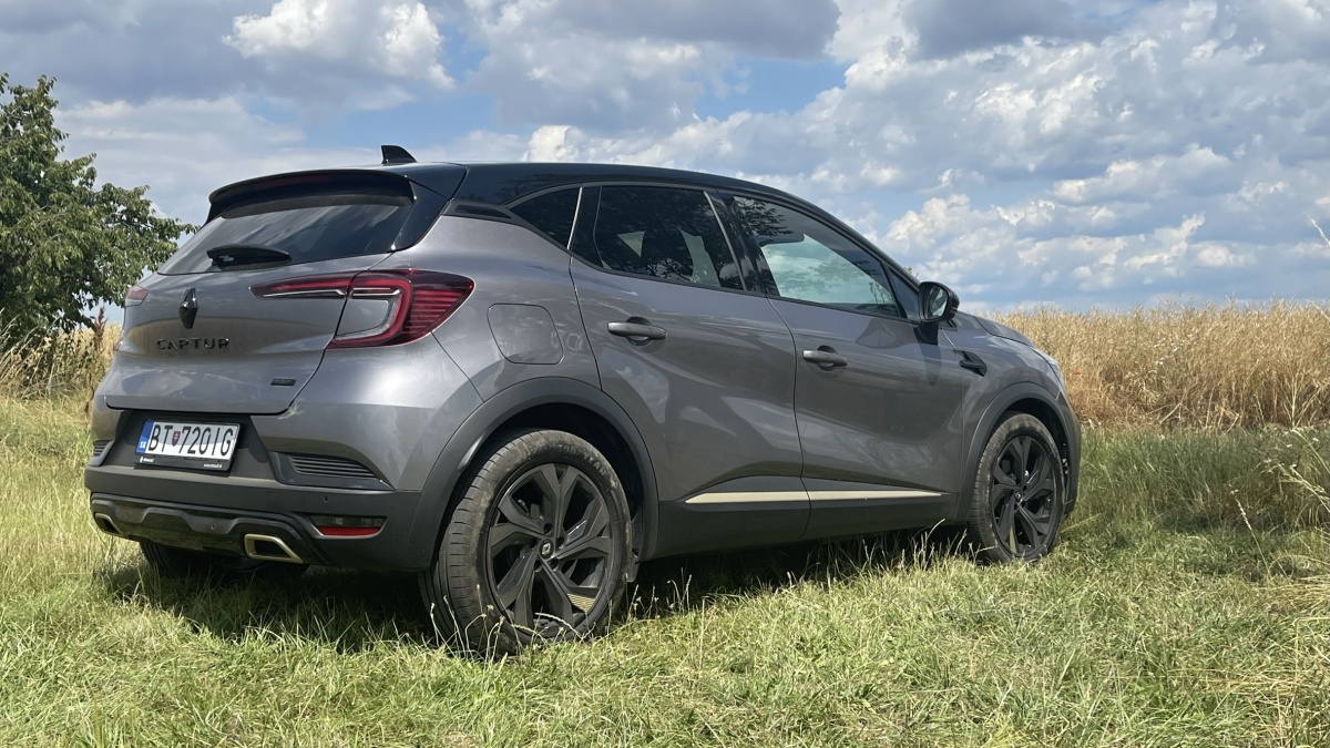 Renault Captur E-Tech (2023)