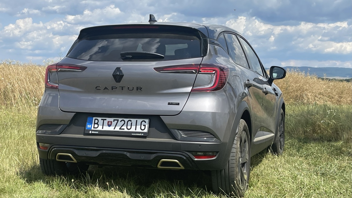 Renault Captur E-Tech (2023)