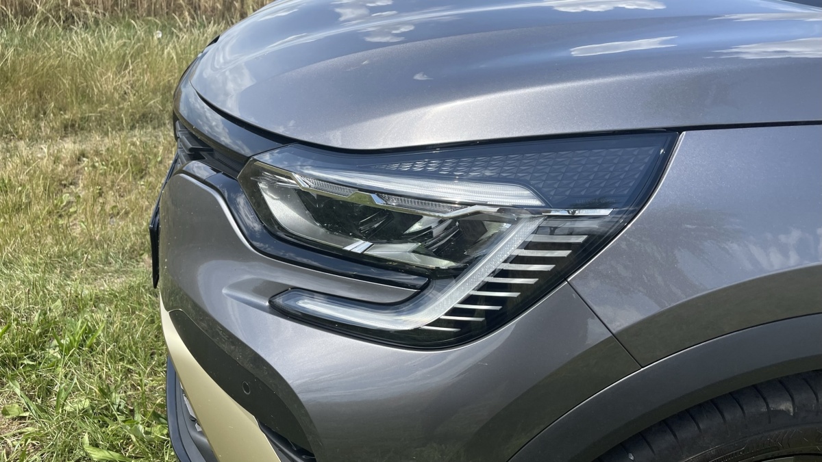 Renault Captur E-Tech (2023)