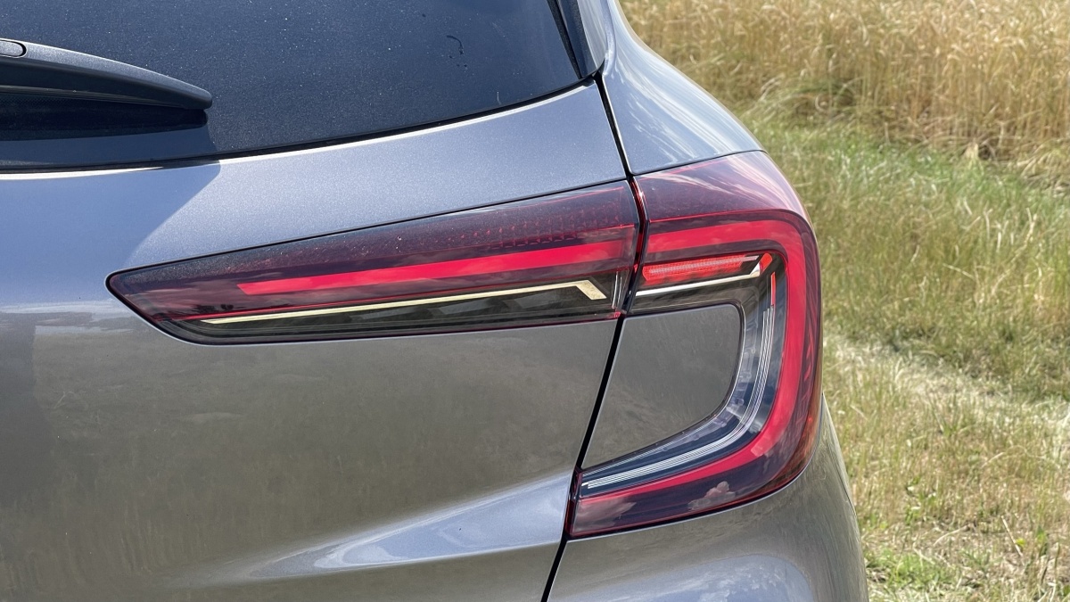 Renault Captur E-Tech (2023)