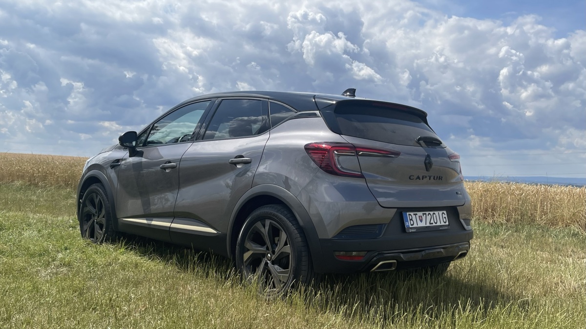 Renault Captur E-Tech (2023)