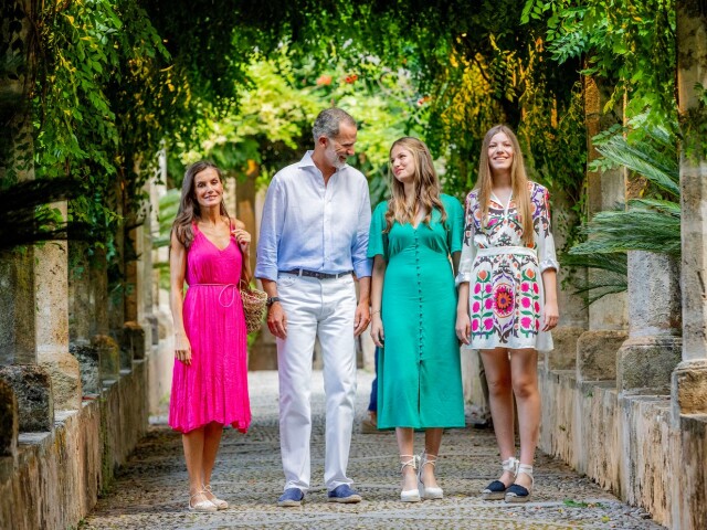 Kráľovná Letizia, kráľ Felipe , princezná Leonor a princezná  Sofia