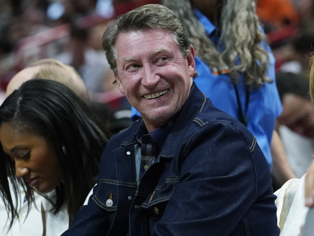 08. Wayne Gretzky