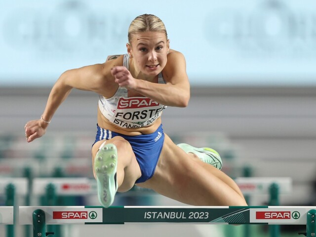 Viktória Forster