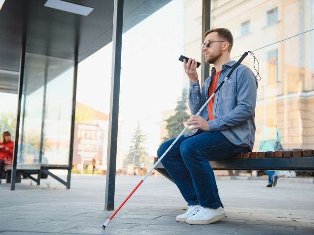 invalid, slepý muž, nevidiaci muž