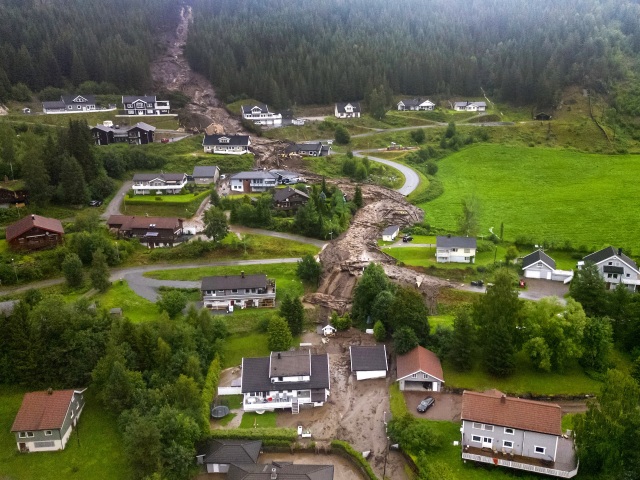 nórsko, počasie, zosuv pôdy, dážď, záplavy, bahno