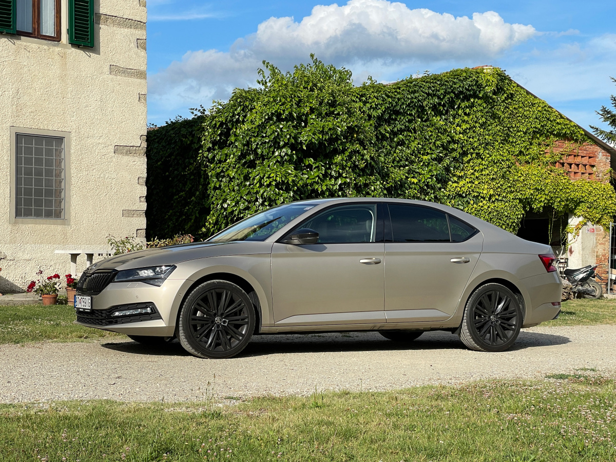 Škoda Superb 2,0 TSI 7DSG 4x4 - 2023