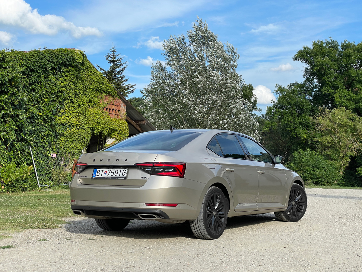 Škoda Superb 2,0 TSI 7DSG 4x4 - 2023