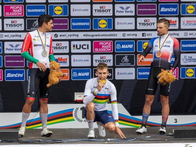 svrček bronz