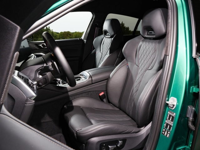 BMW X6 M60i 12