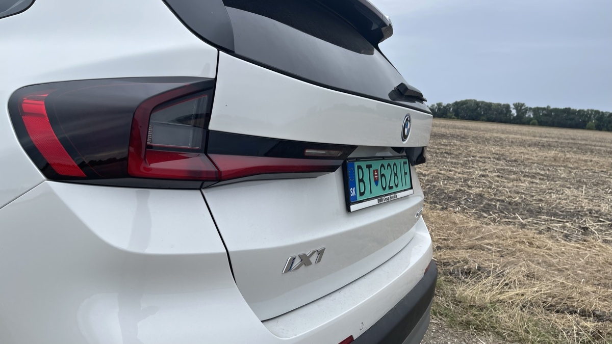 BMW iX1 xDrive30 (2023)