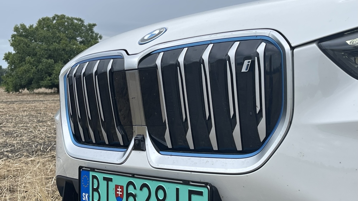 BMW iX1 xDrive30 (2023)