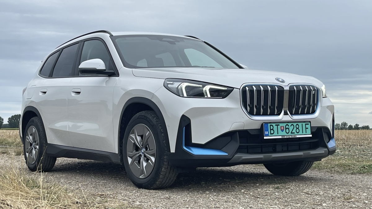 BMW iX1 xDrive30 (2023)