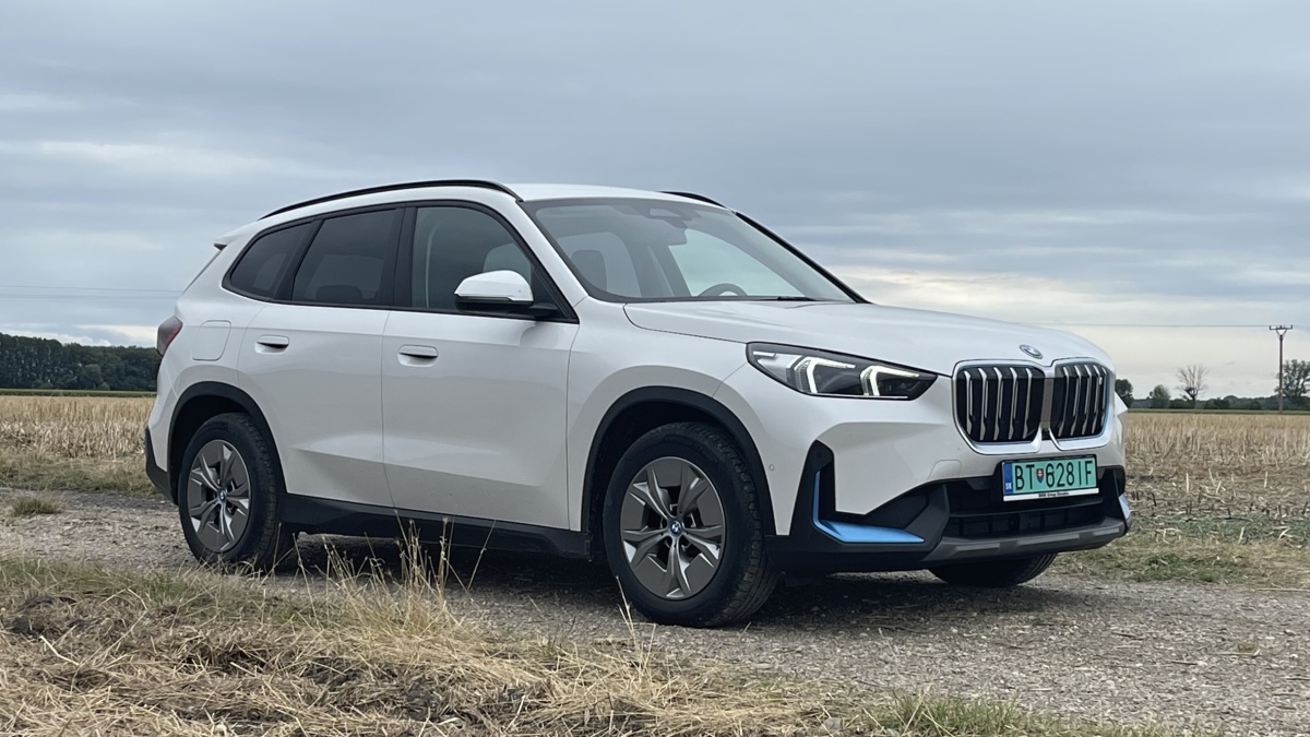 BMW iX1 xDrive30 (2023)