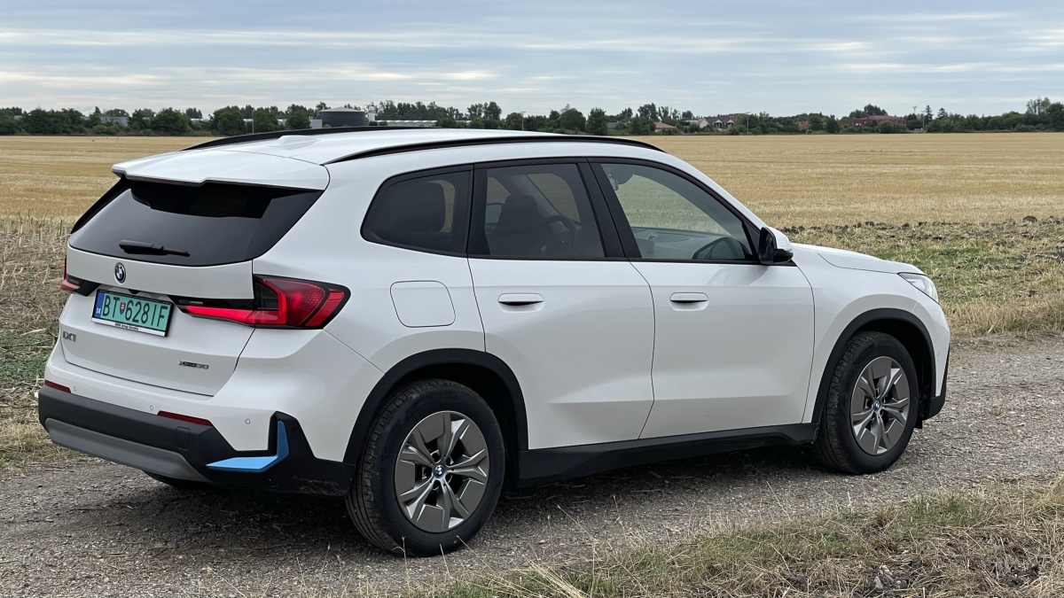 BMW iX1 xDrive30 (2023)