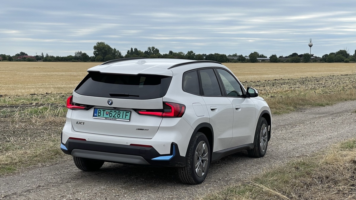 BMW iX1 xDrive30 (2023)