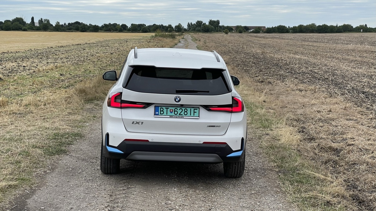 BMW iX1 xDrive30 (2023)