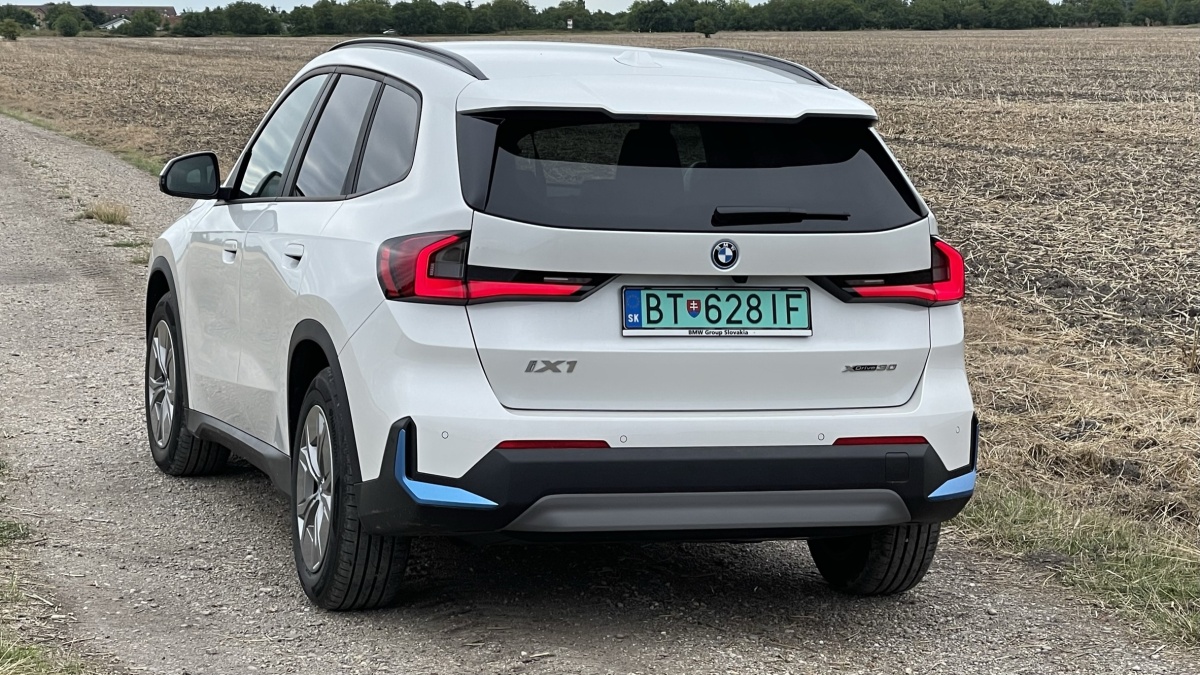 BMW iX1 xDrive30 (2023)