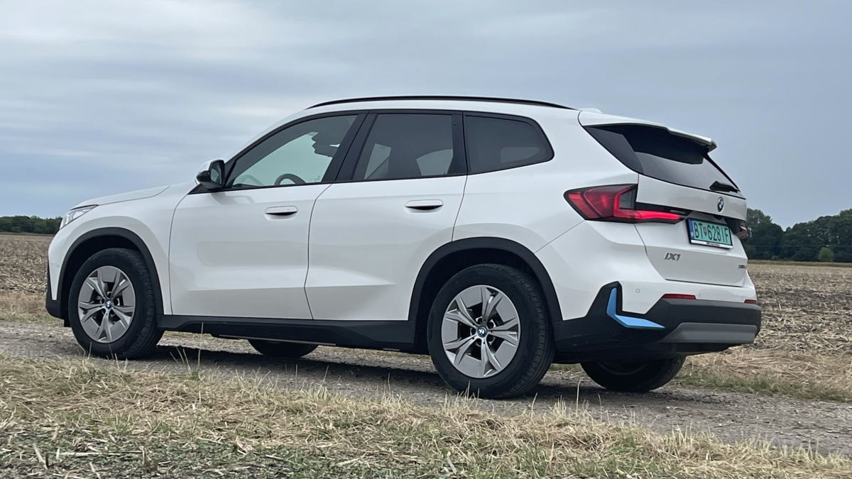 BMW iX1 xDrive30 (2023)
