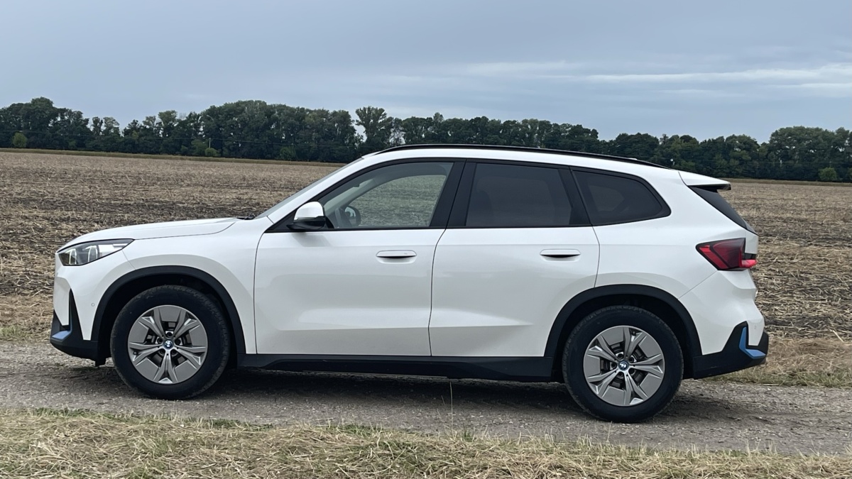 BMW iX1 xDrive30 (2023)