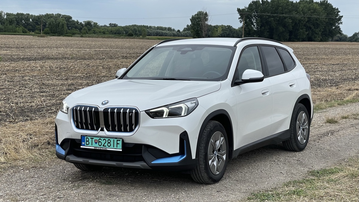 BMW iX1 xDrive30 (2023)