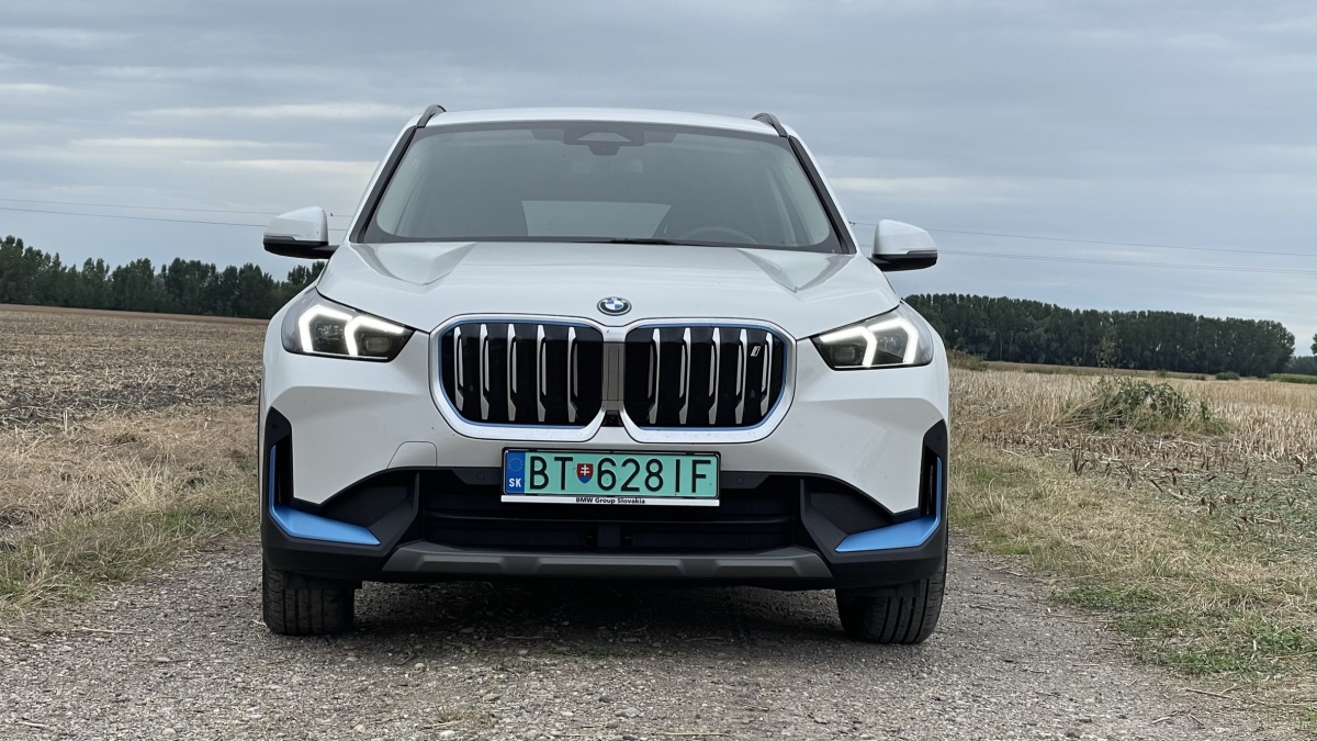 BMW iX1 xDrive30 (2023)