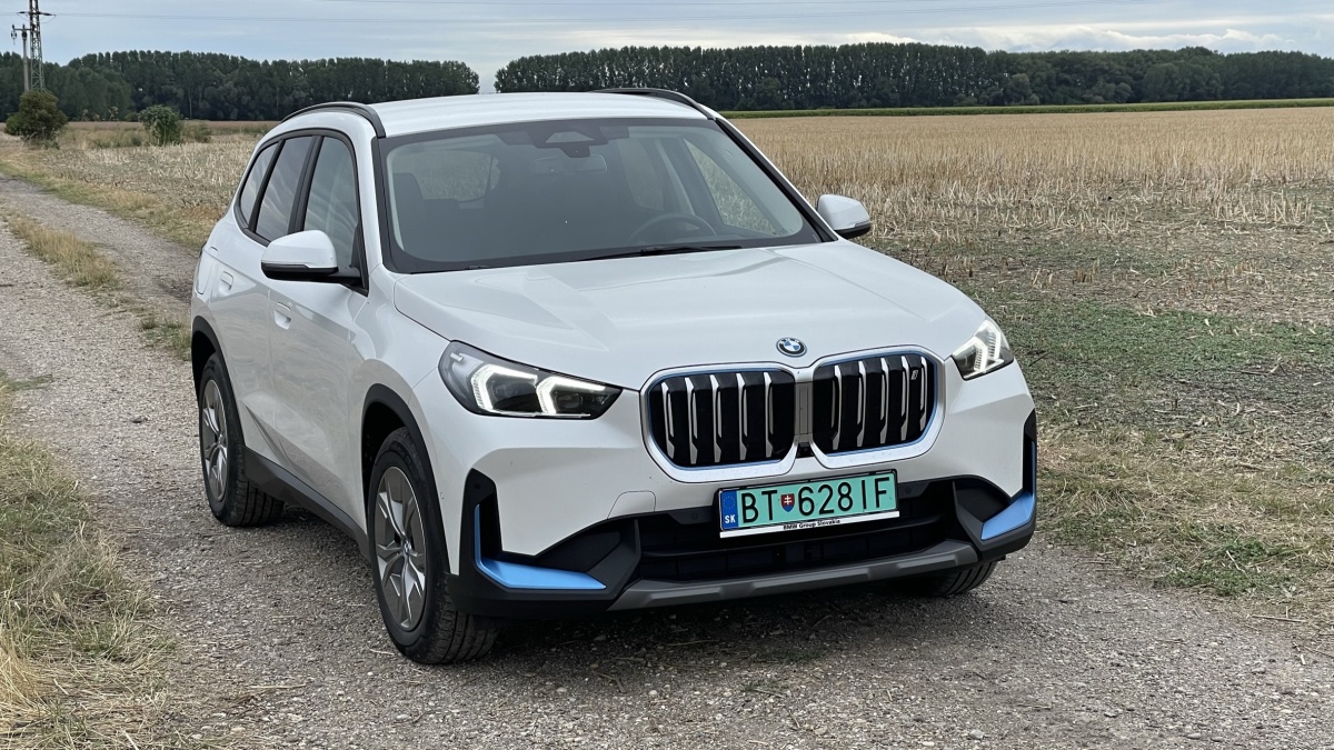 BMW iX1 xDrive30 (2023)