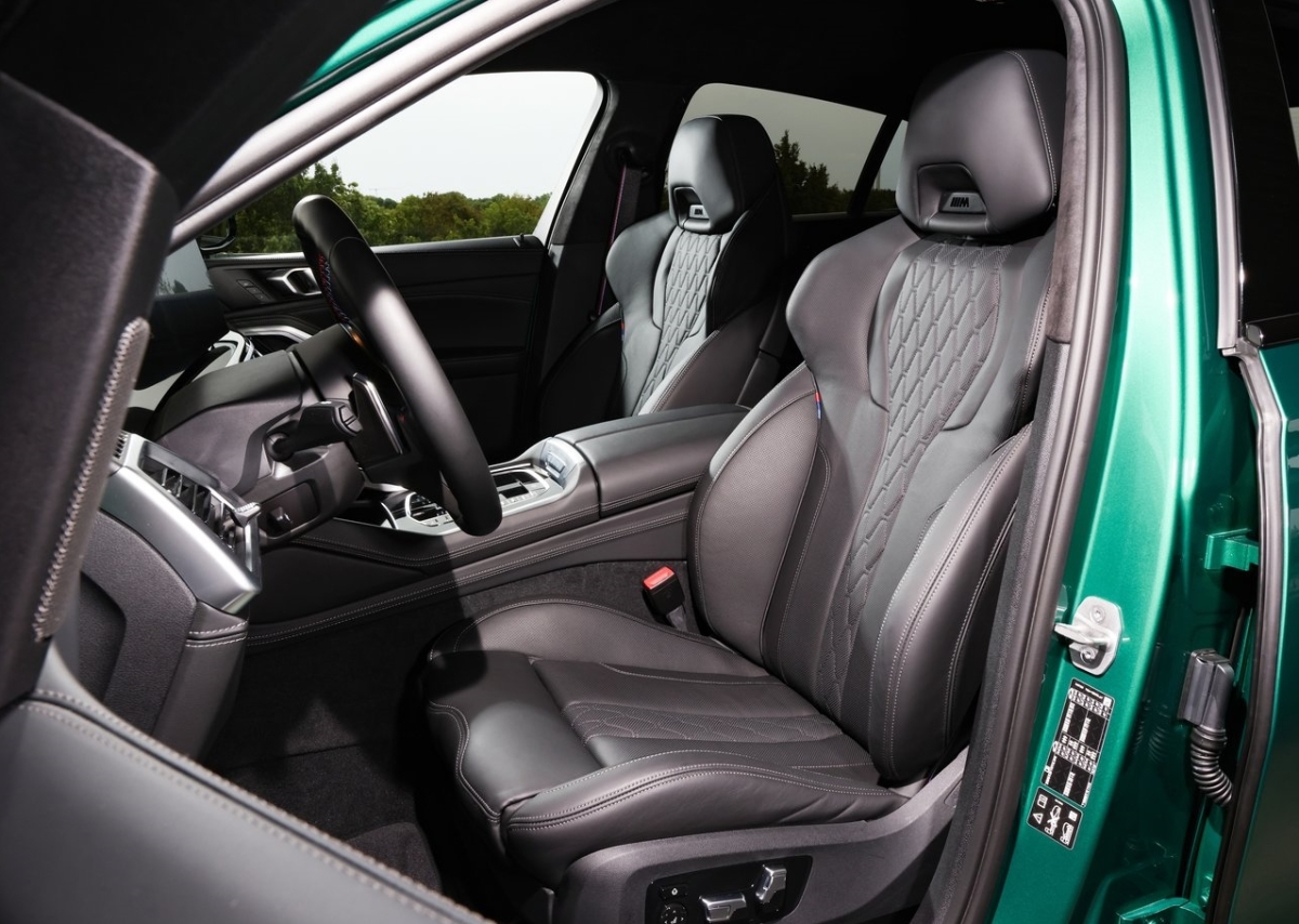 BMW X6 M60i 12