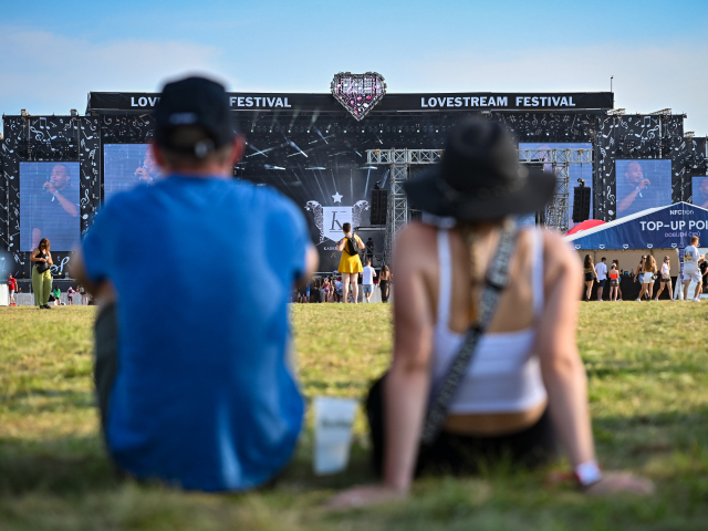 Návštevníci hudobného festivalu Lovestream