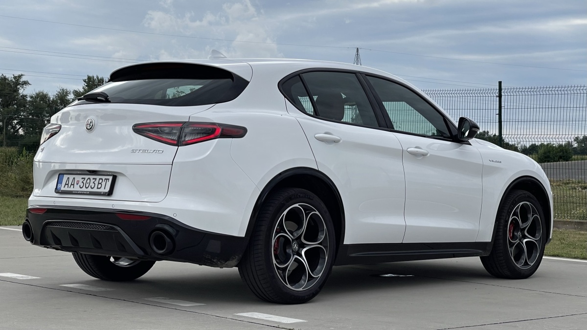 Alfa Romeo Stelvio 2.0 Turbo (2023)