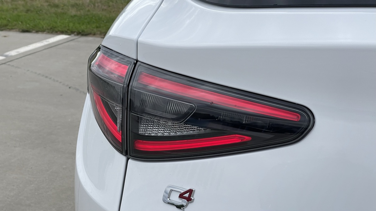 Alfa Romeo Stelvio 2.0 Turbo (2023)