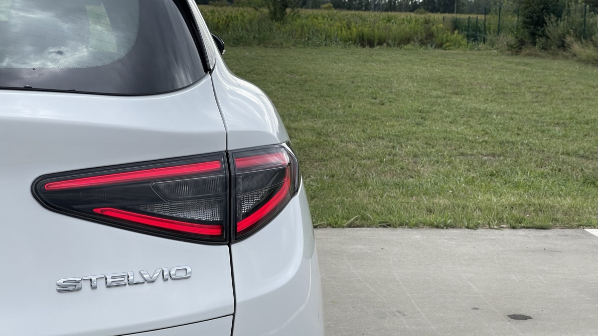 Alfa Romeo Stelvio 2.0 Turbo (2023)
