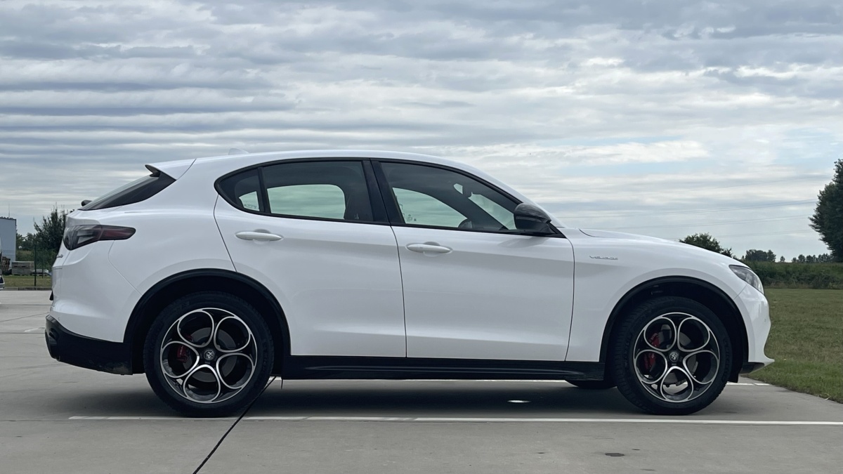 Alfa Romeo Stelvio 2.0 Turbo (2023)