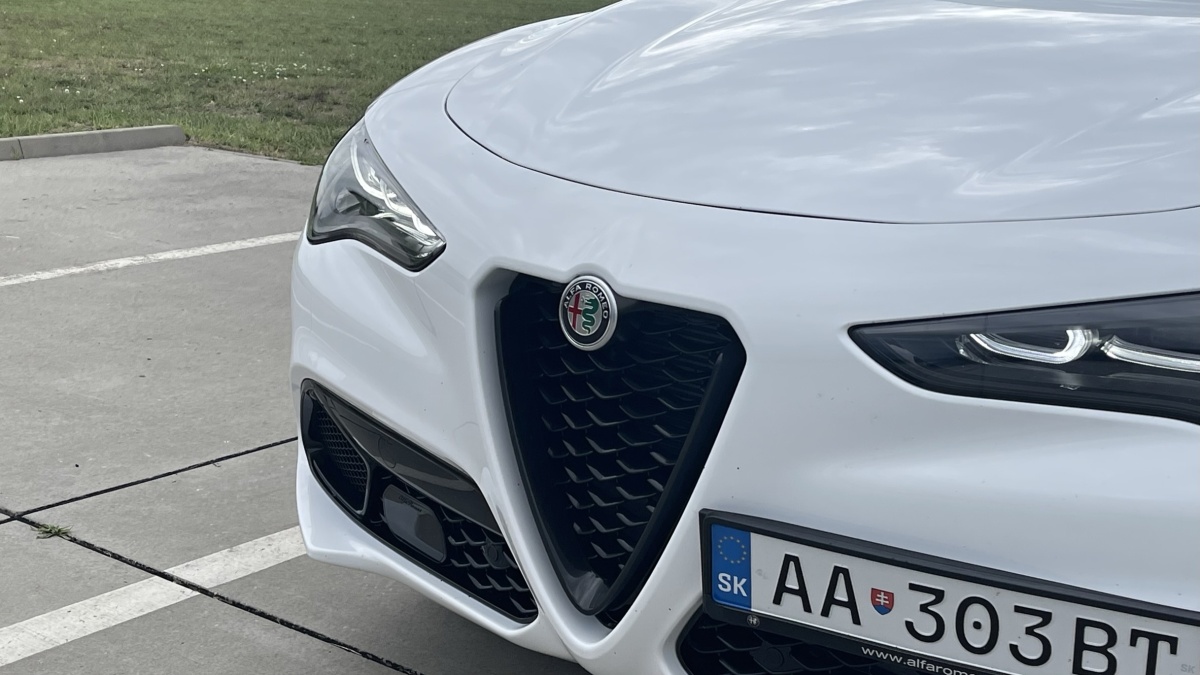 Alfa Romeo Stelvio 2.0 Turbo (2023)