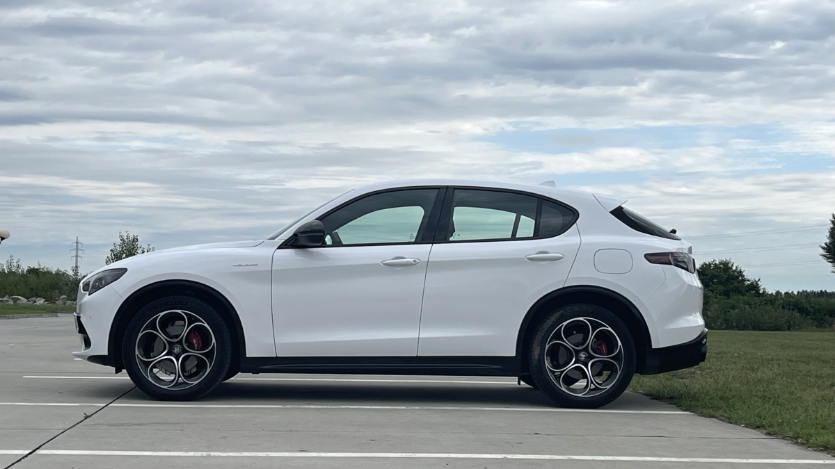 Alfa Romeo Stelvio 2.0 Turbo (2023)