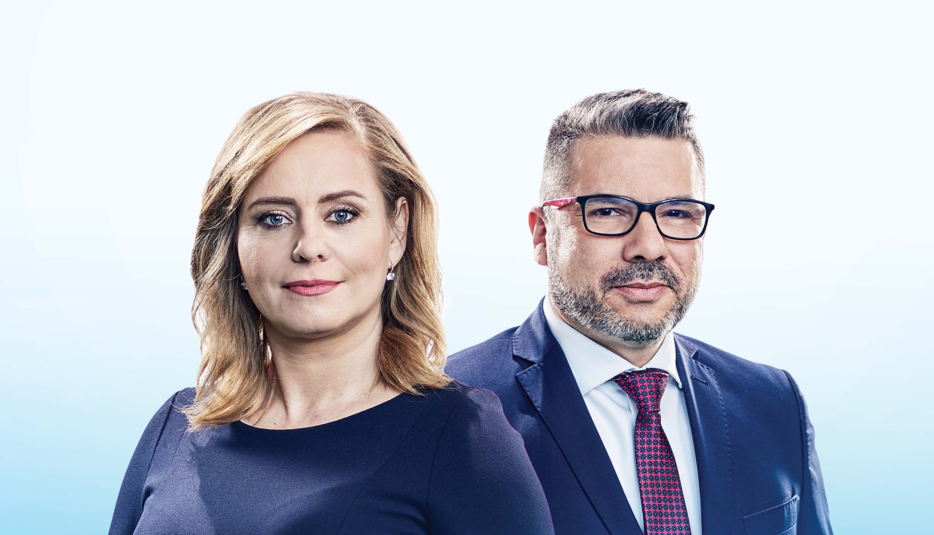 Moderátori politických diskusií Marta Jančkárová a Marek Makara.