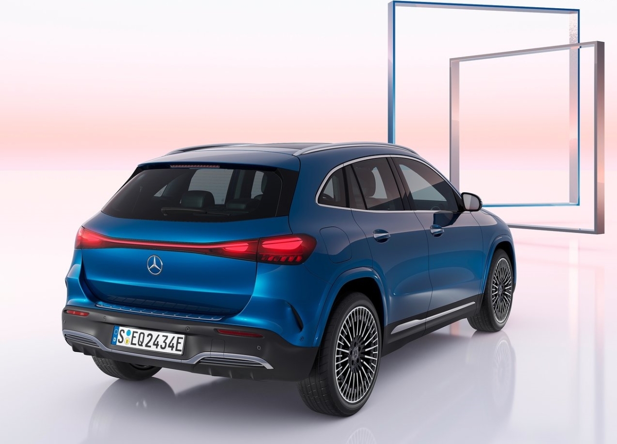 Mercedes-Benz EQA 2
