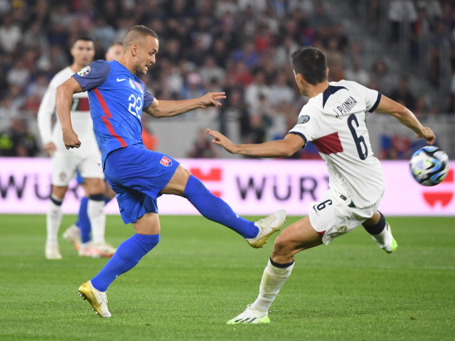 SR Bratislava šport futbal kval. ME J Slovensko Portugalsko BAX