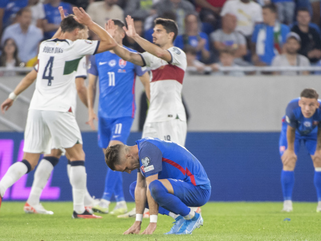 SR Bratislava šport futbal kval. ME J Slovensko Portugalsko BAX