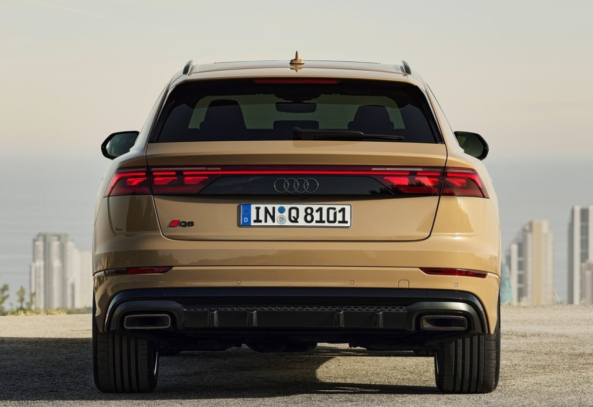 Audi Q8 6