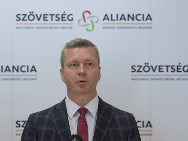 Aliancia - Szövetség, Krisztián Forró,