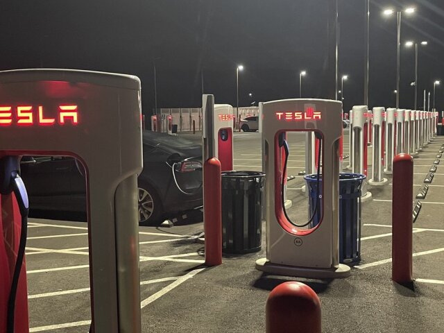 Harris Ranch - najväčší Supercharger Tesly