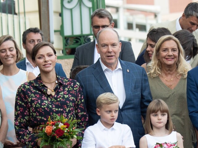 Knieža Albert II, jeho manželka, princezná Charlene a ich deti, princezná Gabriella a princ Jacques 