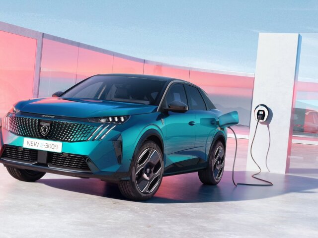 Peugeot e-3008 - 2023
