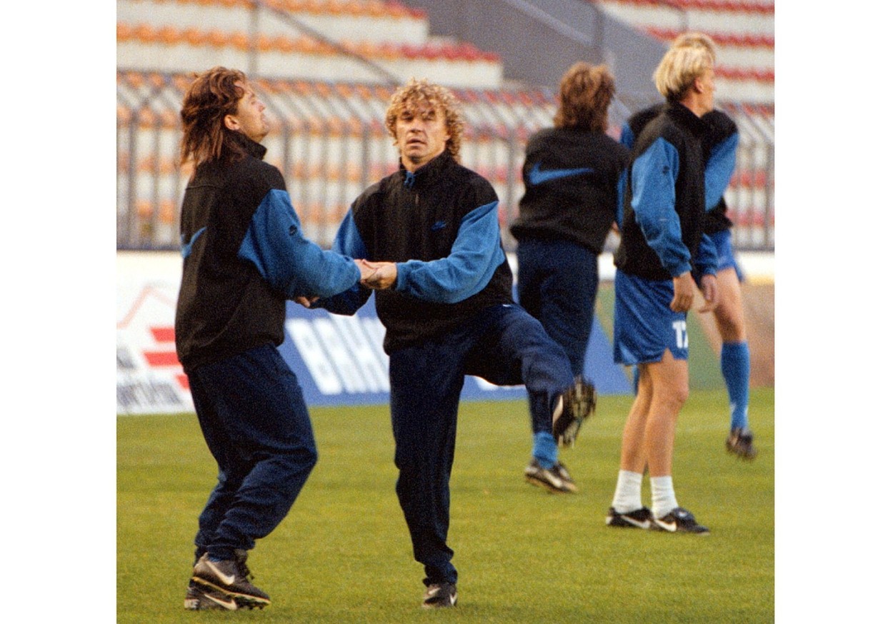 Jozef Majoroš (vľavo) a jeho futbalová dvojička Tibor Jančula.